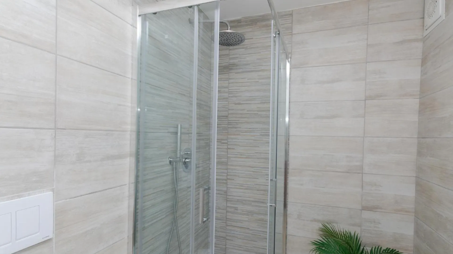 Vivimihome - Plana Room 51 Milan